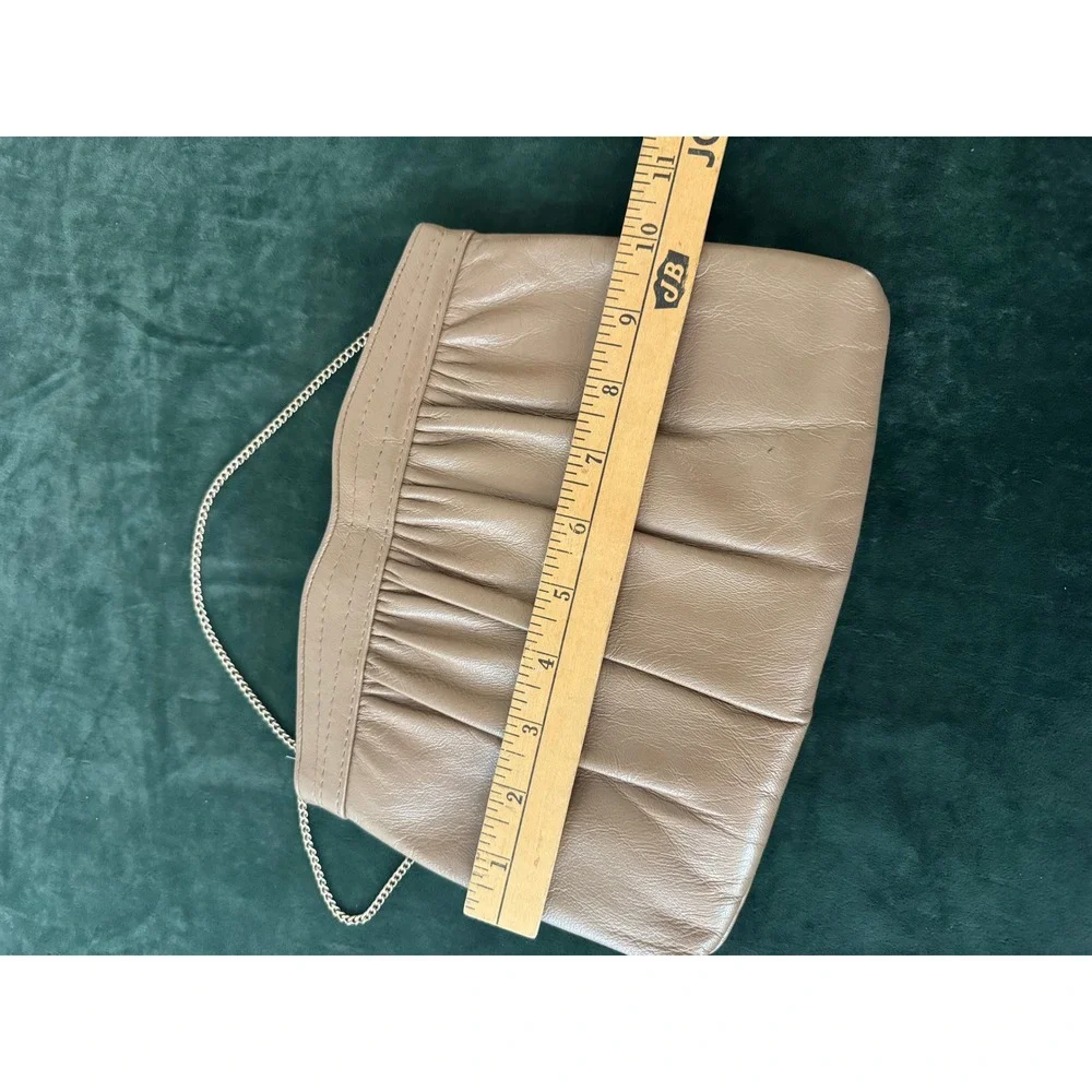 Vintage‎ Clutch Bag Small Tan Leather Pleated Hidden Chain Crossbody Minimal 80s